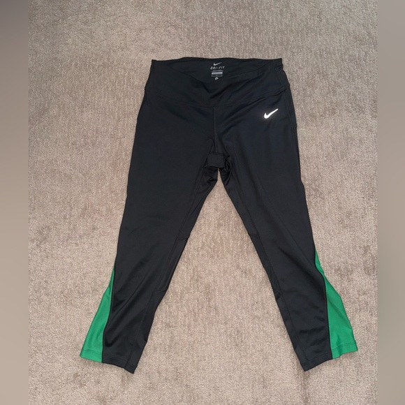 Nike Pants - Nike women’s Dri-Fit capri running pants M
